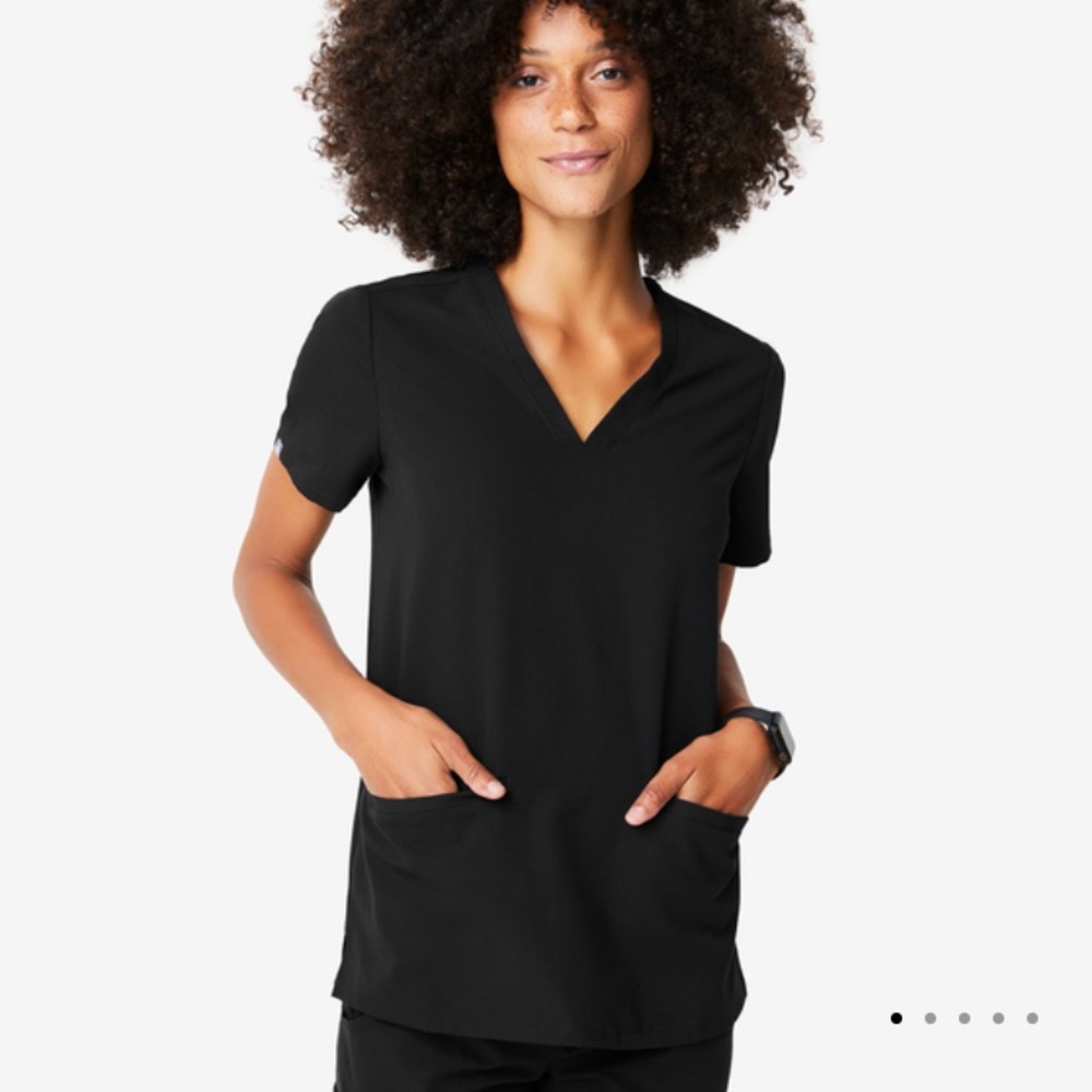 Figs Casma scrub top black